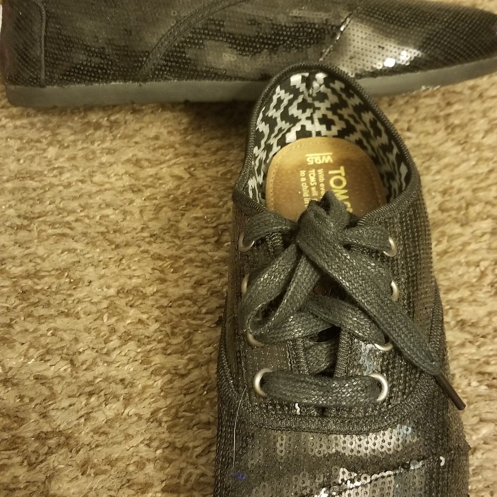 Black sequined Toms